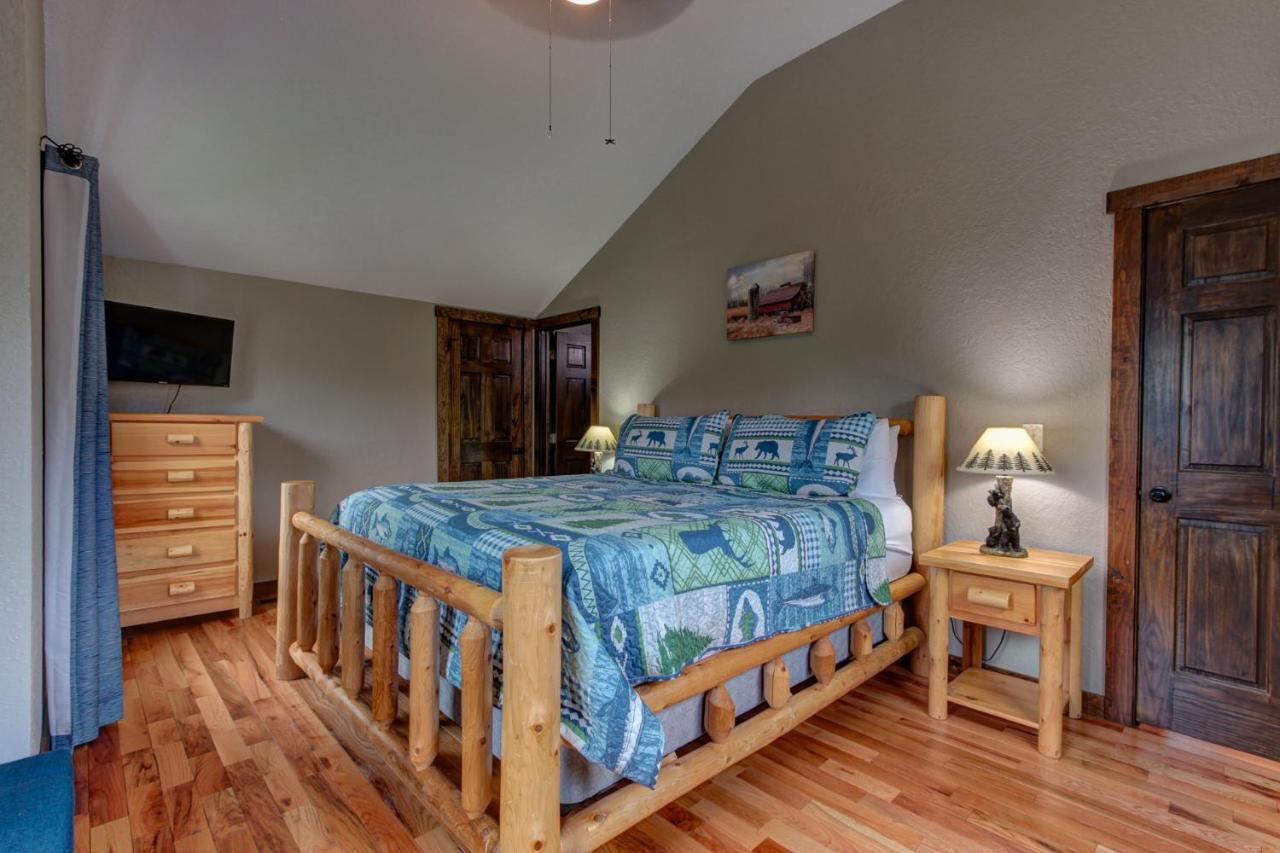 3 Master Bedrooms - Sleeps 10 - Location - Game Room - Hot Tub Pigeon Forge Dış mekan fotoğraf