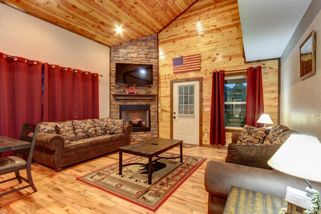 3 Master Bedrooms - Sleeps 10 - Location - Game Room - Hot Tub Pigeon Forge Dış mekan fotoğraf
