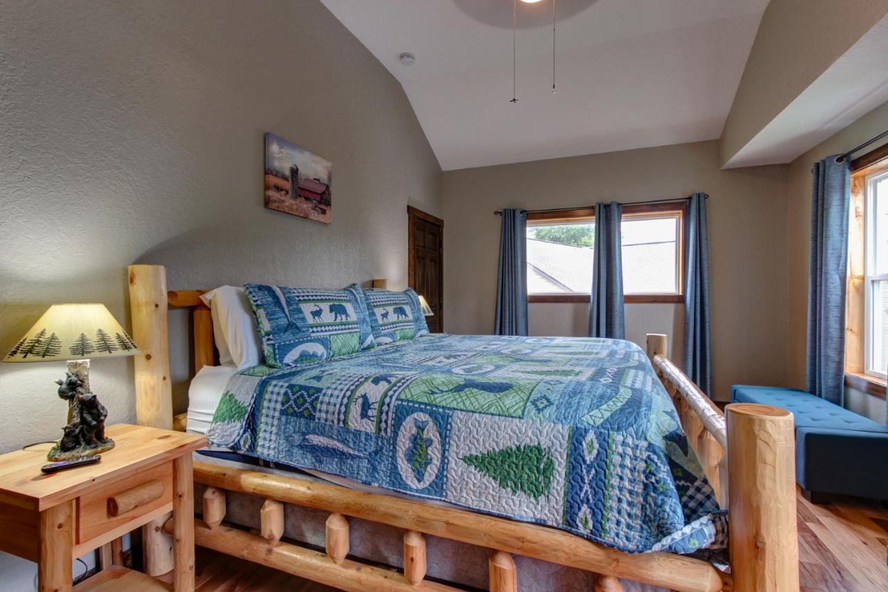 3 Master Bedrooms - Sleeps 10 - Location - Game Room - Hot Tub Pigeon Forge Dış mekan fotoğraf