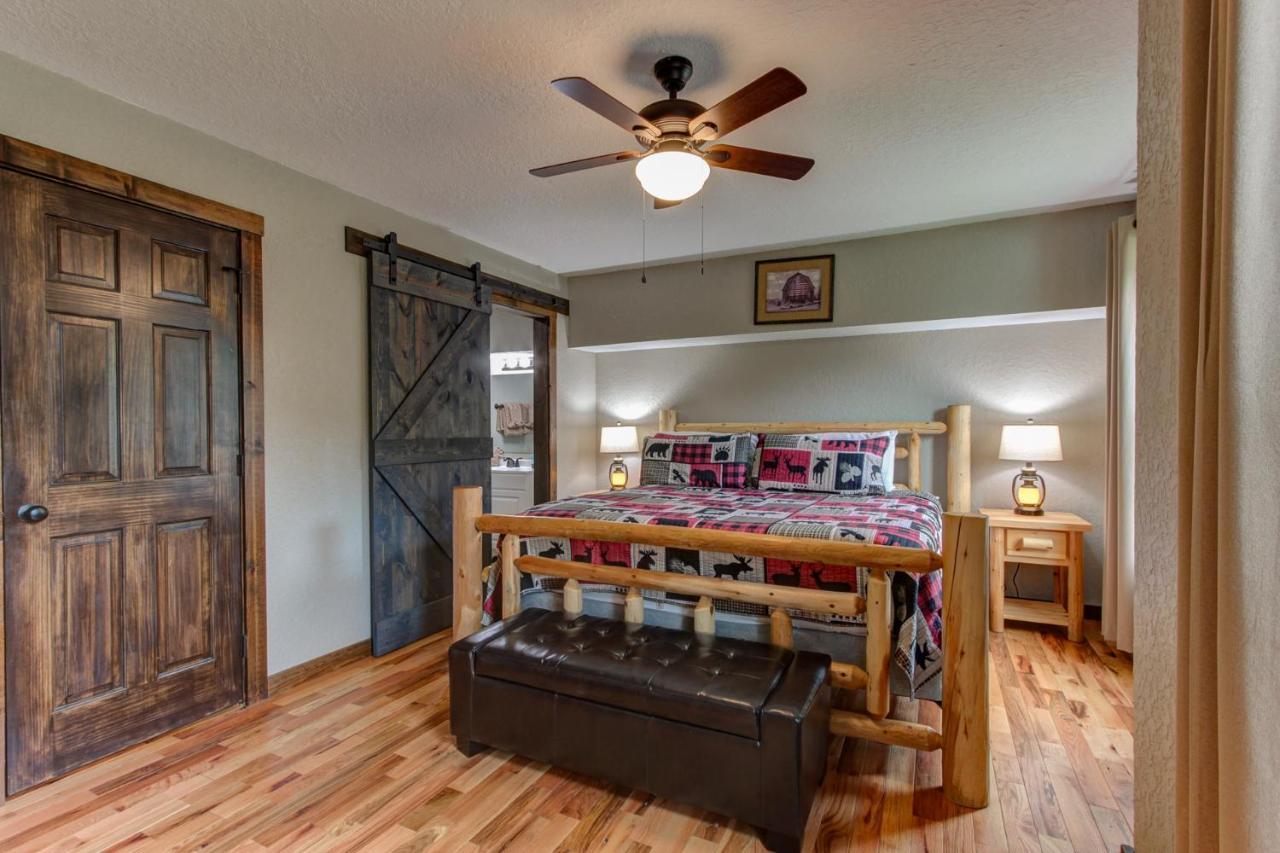 3 Master Bedrooms - Sleeps 10 - Location - Game Room - Hot Tub Pigeon Forge Dış mekan fotoğraf