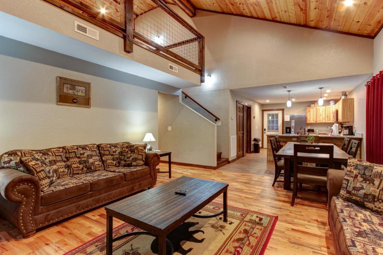 3 Master Bedrooms - Sleeps 10 - Location - Game Room - Hot Tub Pigeon Forge Dış mekan fotoğraf